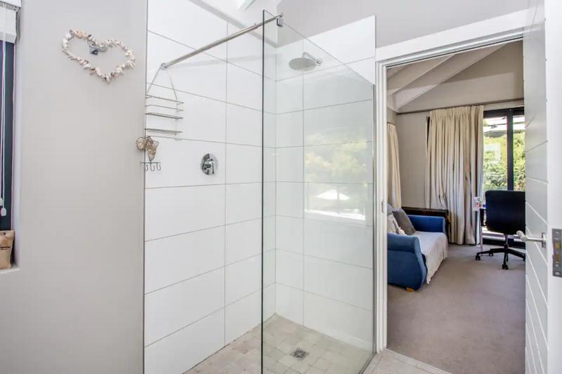 To Let 4 Bedroom Property for Rent in Tarragona Western Cape